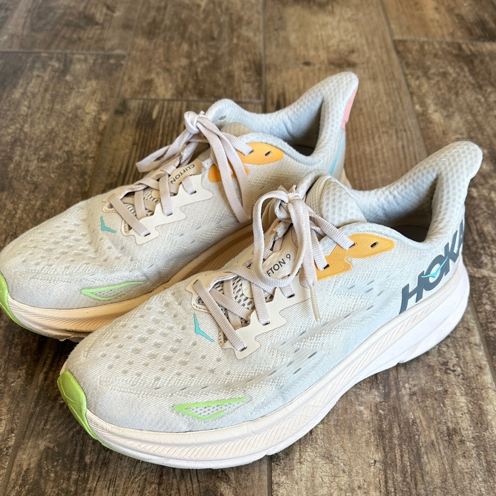 Hoka Vanilla Clifton 9 Running Shoes